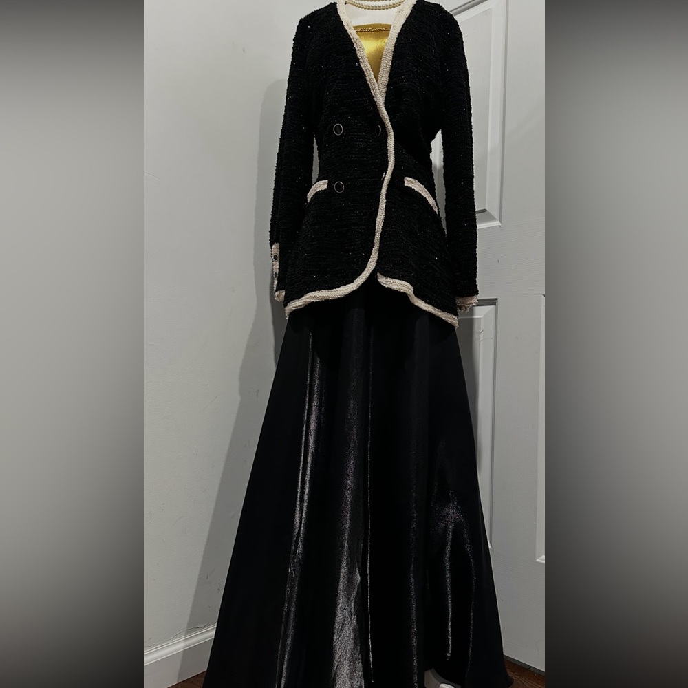 Lalavon Elegant Black & Cream Women's Jacket